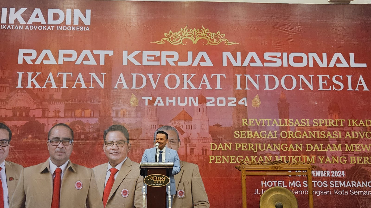 Ketua Dewan Penasihat Ikadin Prof Otto Hasibuan membuka Rakernas DPP Ikadin di Semarang. (Sumber:  | Foto: Sakti)