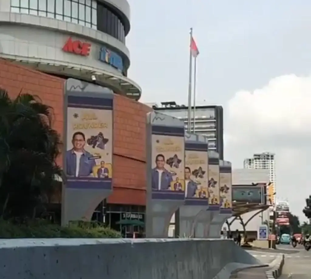 iklan videotron Anies BAswedan dari para Humanies di Grand Metropolitan bekasi sebelum ditakedown (Sumber: x.com /@aniesbubble | Foto: Anies Bubble)