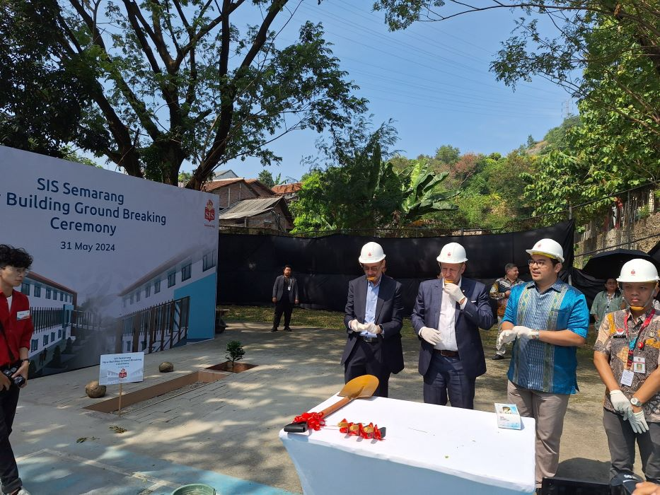 Peletakan batu pertama gedung baru Singapore Intercultural School  Semarang. (Sumber:  | Foto: Sakti Setiawan)