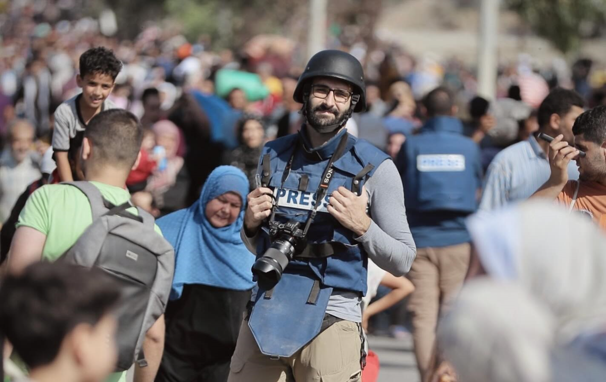 Motaz Azaiza, jurnalis Palestina yang dievakuasi dari Gaza setelah 100 hari lebih terjun di daerah konflik. (Sumber: @motaz_azaiza)