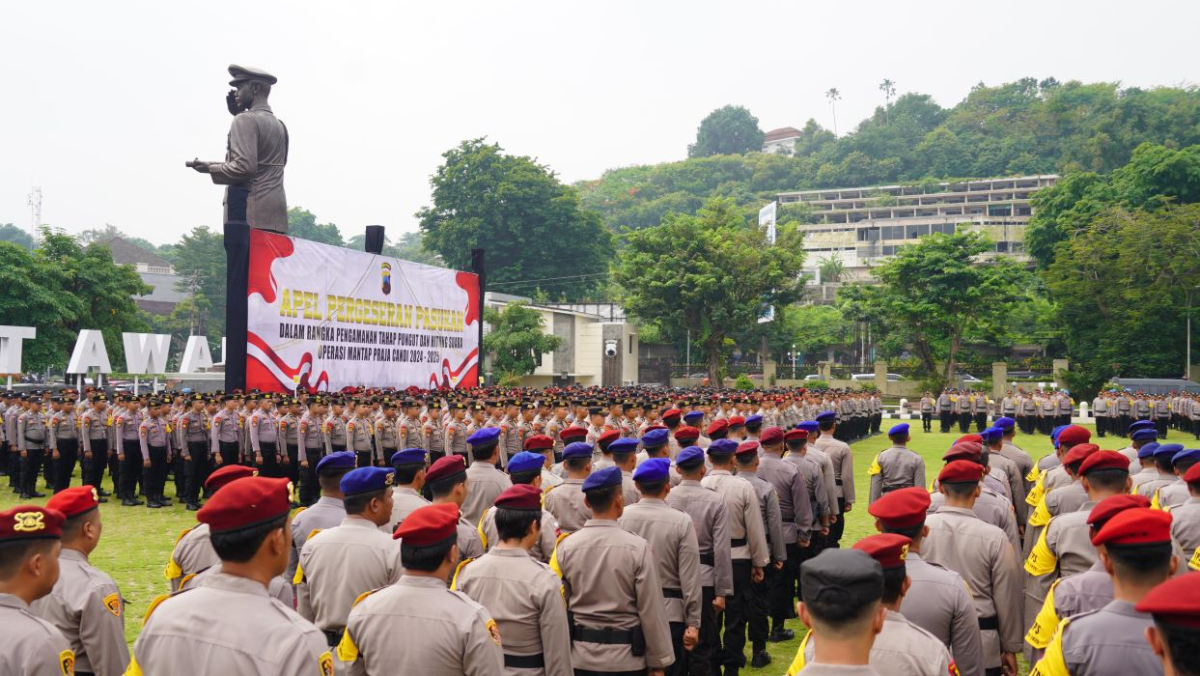 Polda Jateng melaksanakan Apel Pergeseran Pasukan (Serpas) BKO Pengamanan TPS di Lapangan Mapolda Jateng.
 (Sumber:  | Foto: dok)