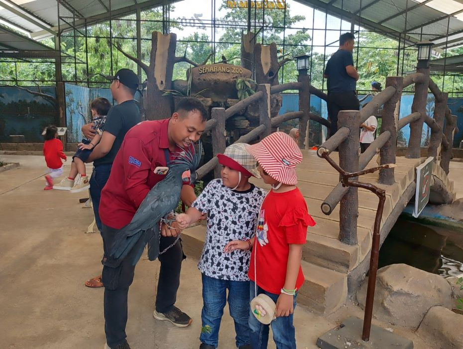 Pengunjung di Semarang Zoo. (Sumber:  | Foto: Sakti)