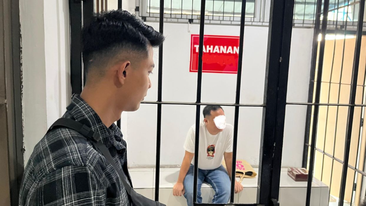 Tersangka kasus pajak di Kejari Semarang. (Sumber:  | Foto: Sakti)