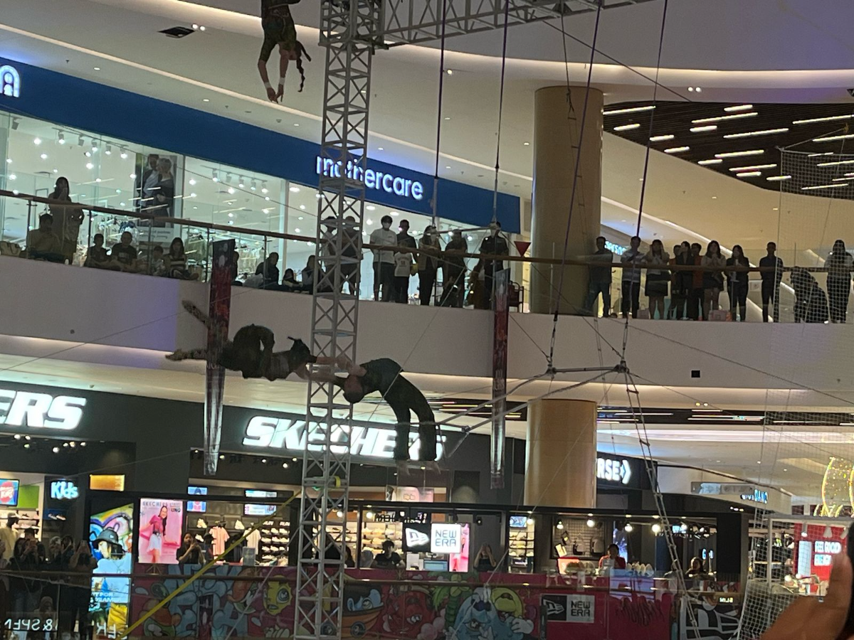 The Park Semarang mempersembahkan hiburan akrobatik kelas dunia dari Rusia.  (Sumber:  | Foto: Sakti)