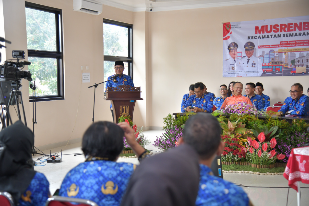 Wakil Wali Kota Iswar Aminuddin saat memberikan sambutan di Musrenbang Kecamatan Semarang Selatan. (Sumber:  | Foto: Sakti)