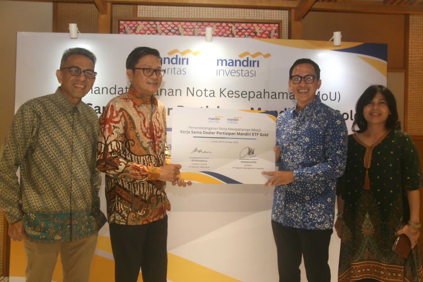Mandiri Investasi menandatangani nota kesepahaman (MoU) dengan PT Mandiri Sekuritas. (Sumber:  | Foto: dok.)