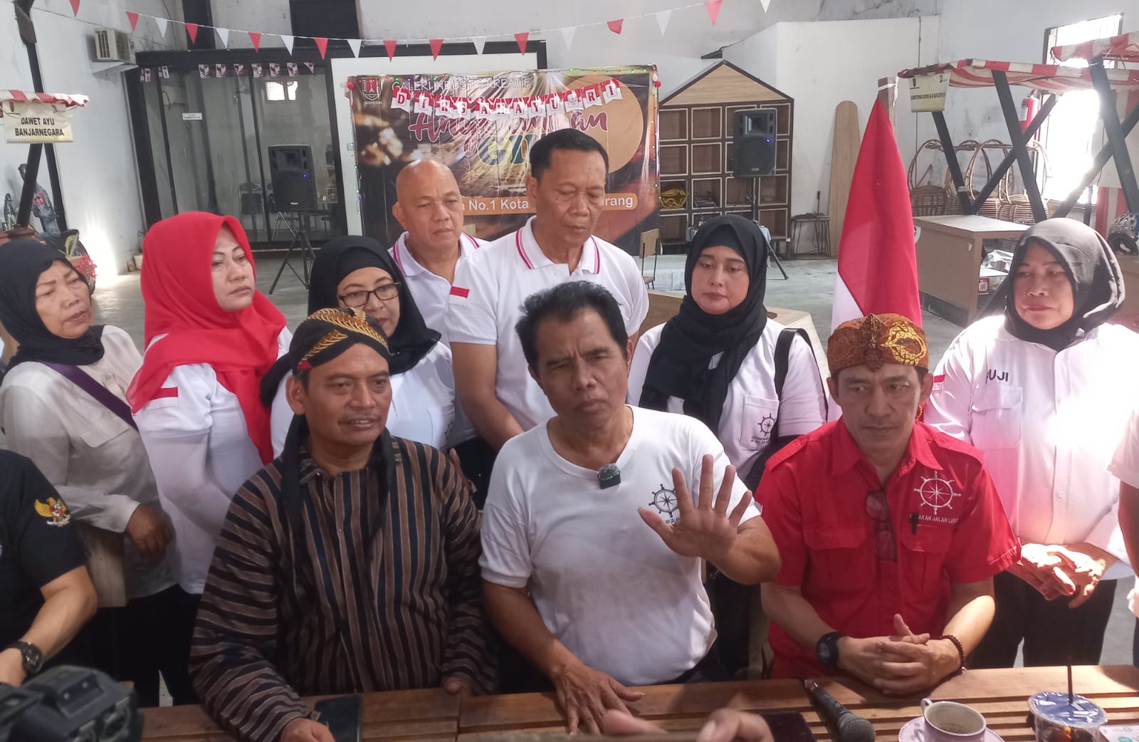Ketum GJL Riyanta beri keterangan di Kawasan Kota Lama Semarang, Ahad, 23 Agustus 2026. (Sumber: )